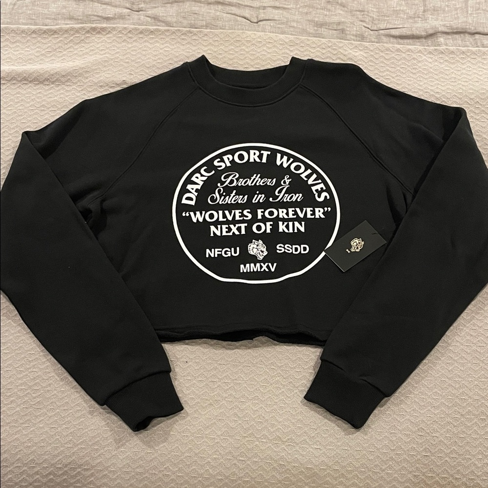 Darc Sport Wolves Black Graphic Crop Sweater